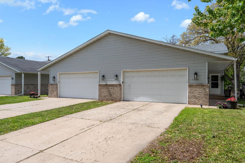 1082 5th St SE, Forest Lake, MN 55025