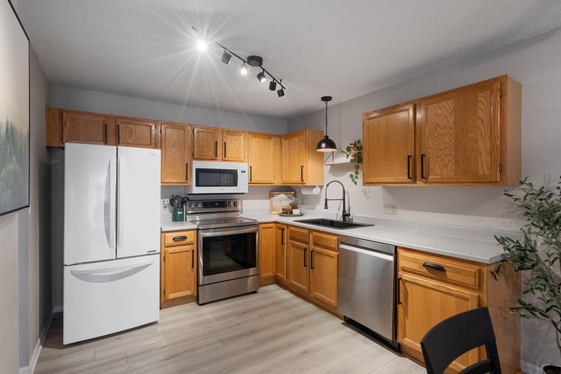 1082 5th St SE, Forest Lake, MN 55025