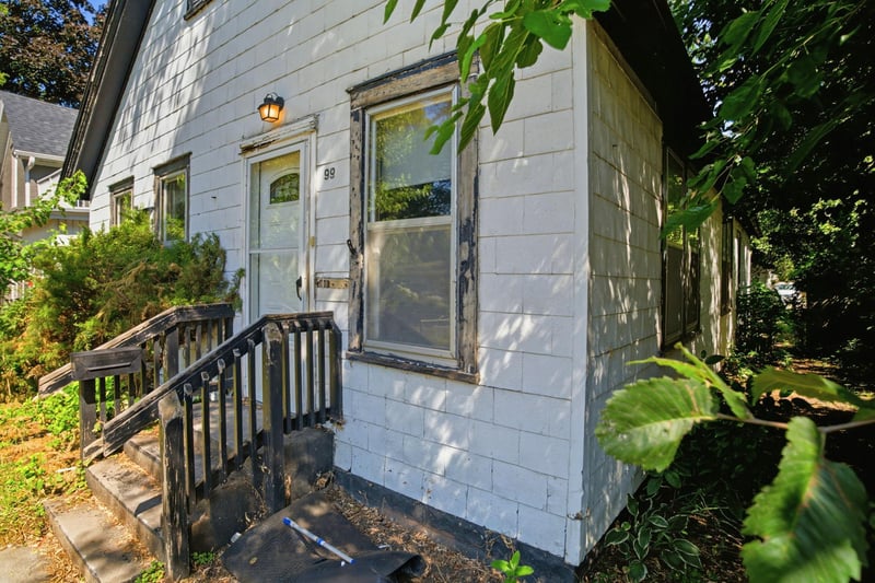 99 Lawson Ave W, Saint Paul, MN 55117