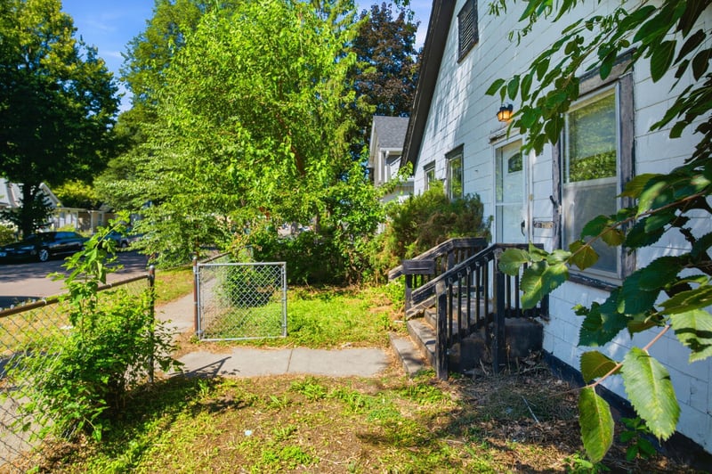 99 Lawson Ave W, Saint Paul, MN 55117