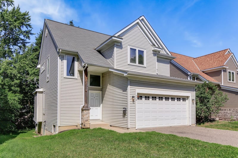 770 1st Ave NW, New Brighton, MN 55112