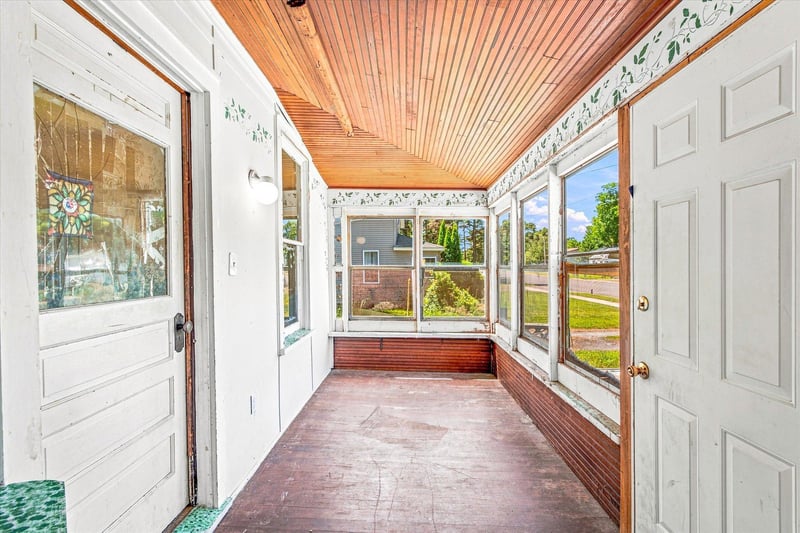 810 Chieftain St, Osceola, WI 54020