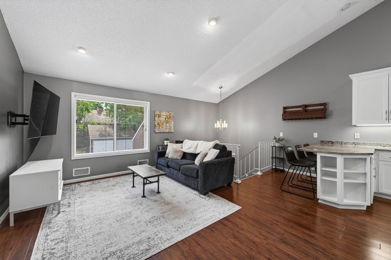 834 Seal St, Saint Paul, MN 55114