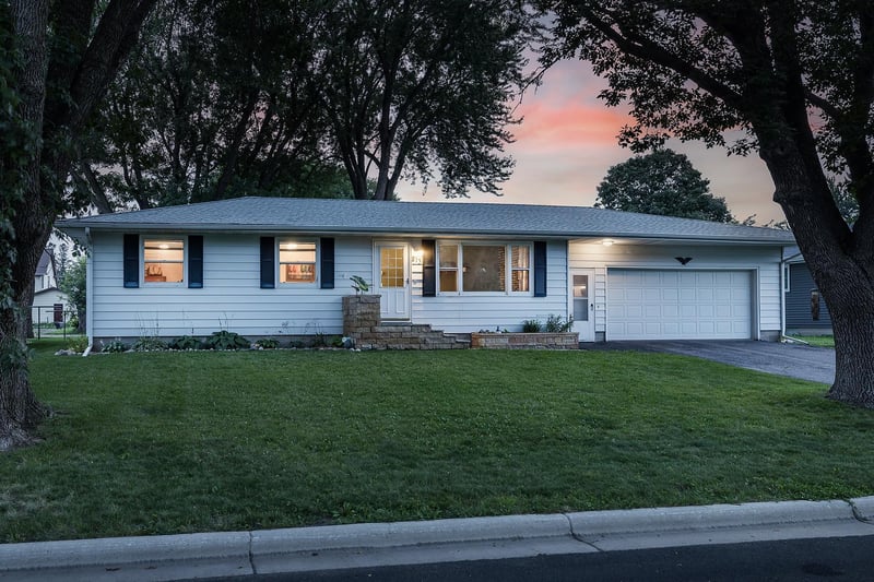213 3rd St S, Gaylord, MN 55334