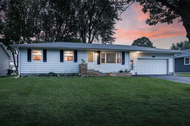 213 3rd St S, Gaylord, MN 55334