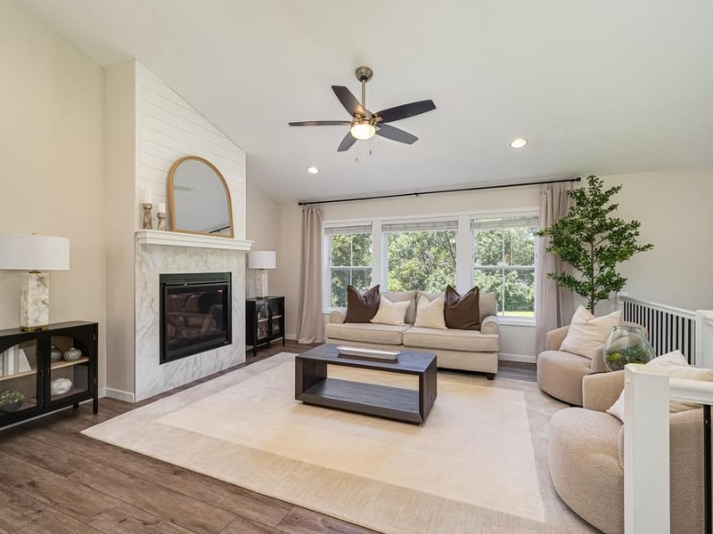 85 Maple Island Rd, Lakeville, MN 55044