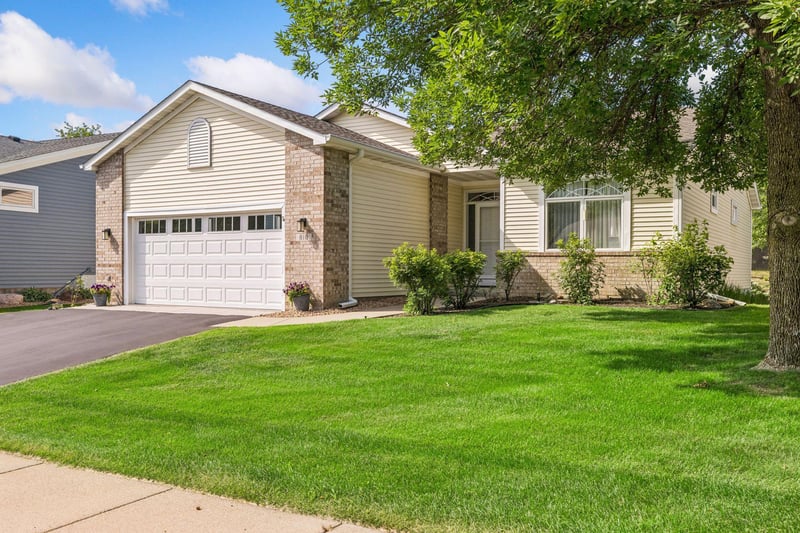 810 Monet Ct, Mendota Heights, MN 55120