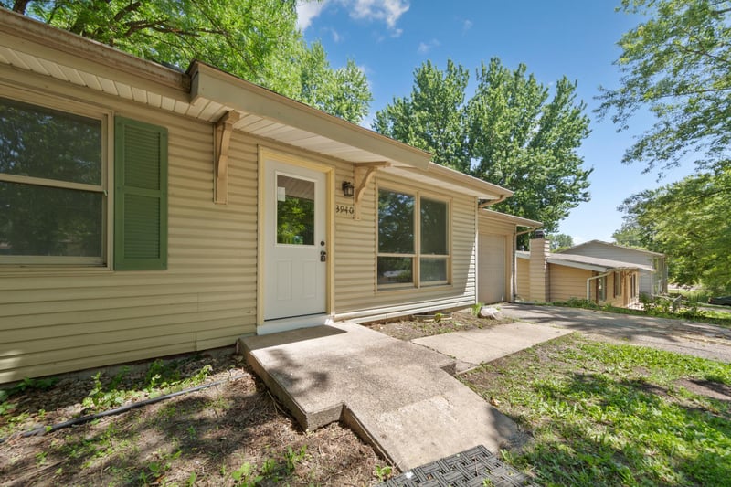 3940 Willow Heights Dr SW, Rochester, MN 55902