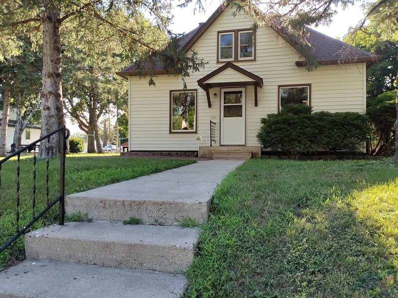 321 S Main St, Sanborn, MN 56083