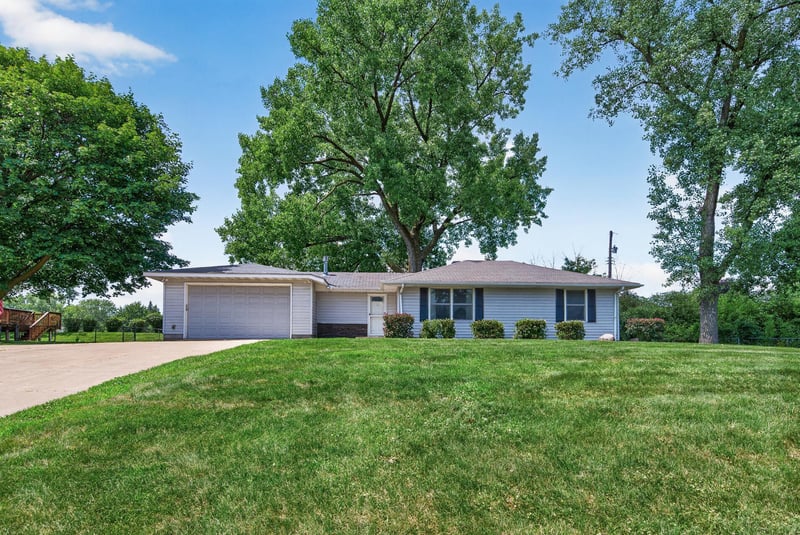 922 23rd Ave NW, New Brighton, MN 55112