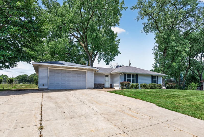 922 23rd Ave NW, New Brighton, MN 55112