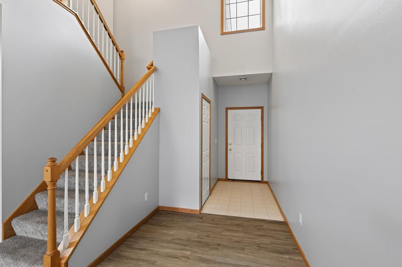 6524 154th St W #107, Apple Valley, MN 55124