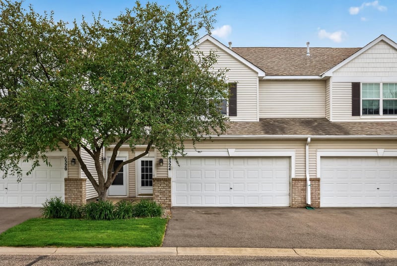 6524 154th St W #107, Apple Valley, MN 55124