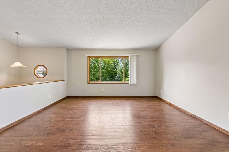 3811 Windcrest Ct, Eagan, MN 55123