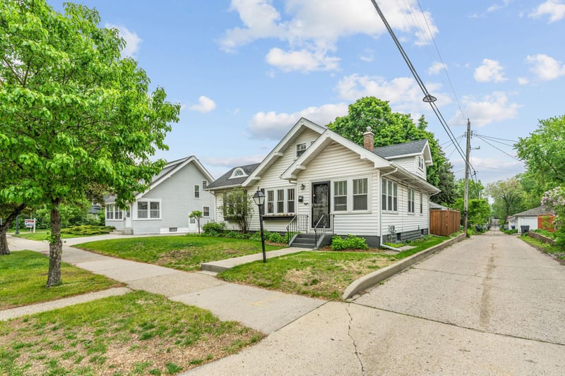 215 E 48th St, Minneapolis, MN 55419