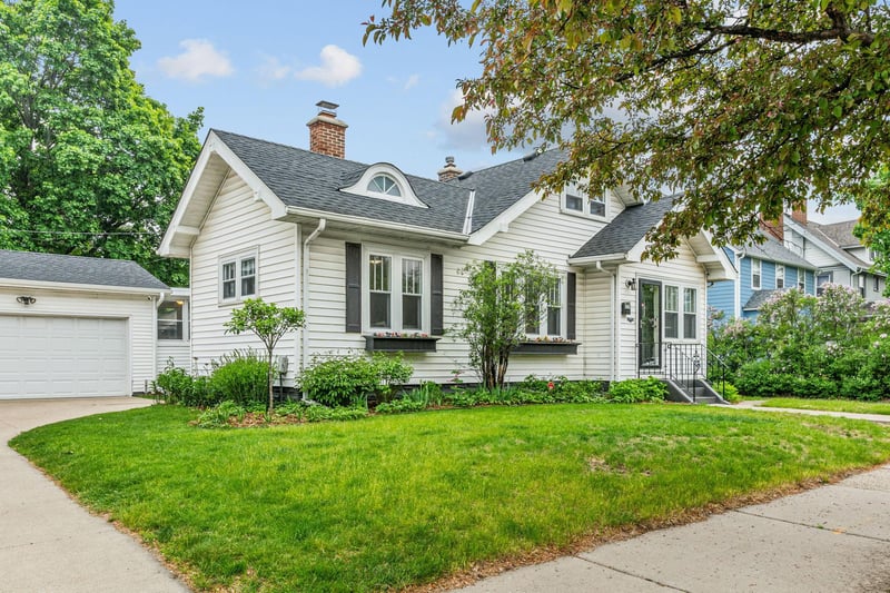 215 E 48th St, Minneapolis, MN 55419