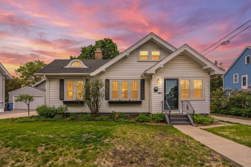 215 E 48th St, Minneapolis, MN 55419