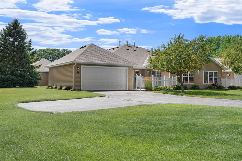 2100 Burr Oak Dr #B, Austin, MN 55912