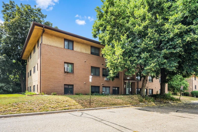 2365 Unity Ave N, Golden Valley, MN 55422