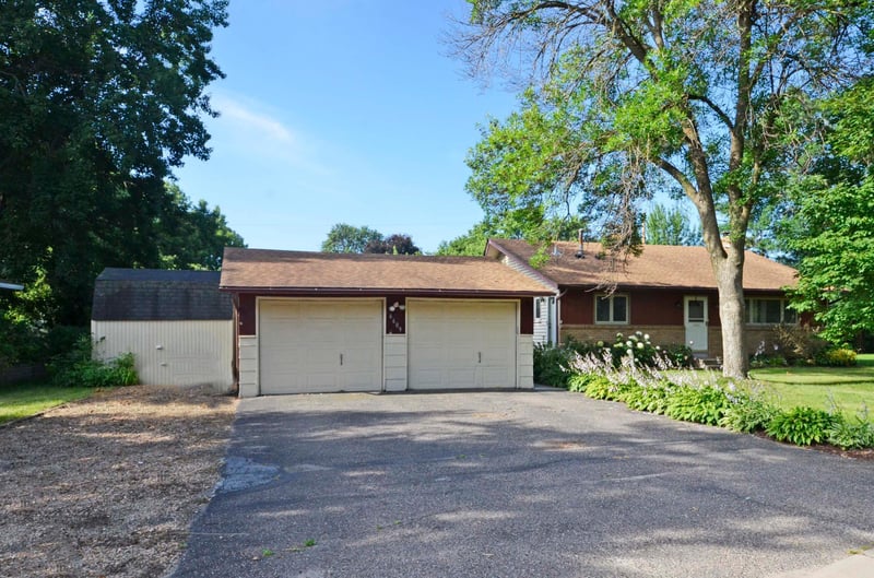 6609 74 1/2 Ave N, Brooklyn Park, MN 55428