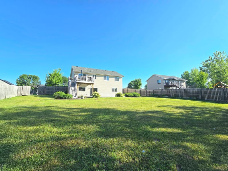 1125 Pioneer Trl SE, Cambridge, MN 55008