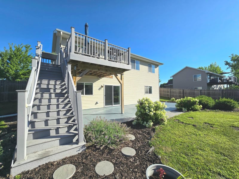 1125 Pioneer Trl SE, Cambridge, MN 55008