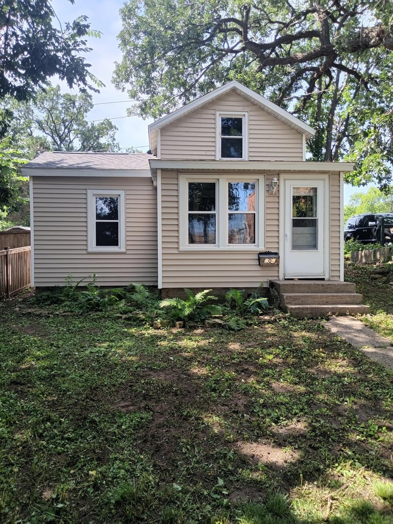 204 3rd St E, Hastings, MN 55033
