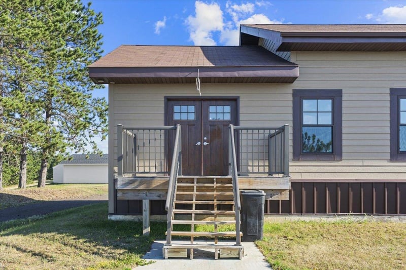 105 Central Blvd, Babbitt, MN 55706