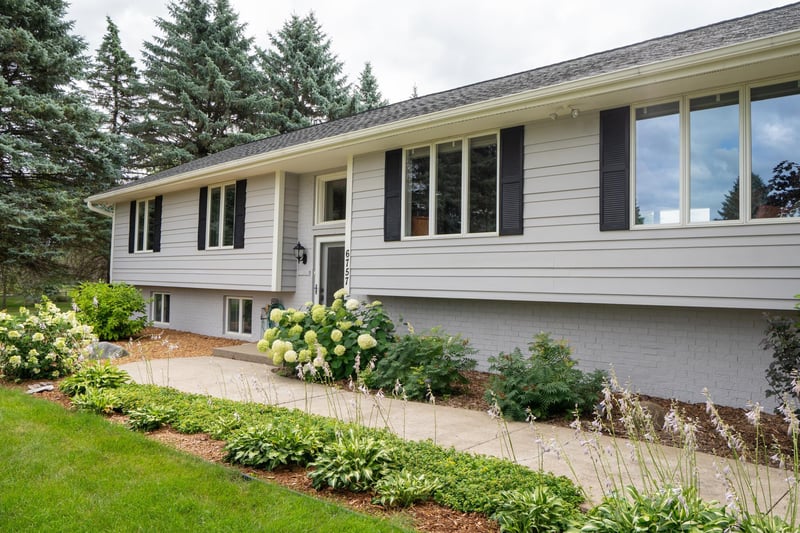 6757 Horseshoe Bend Dr, Corcoran, MN 55340