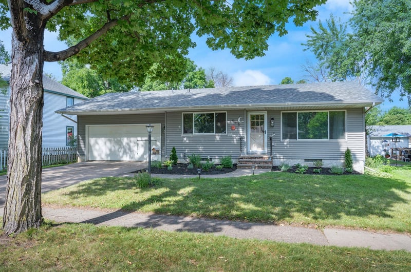 415 N Fremont St, River Falls, WI 54022