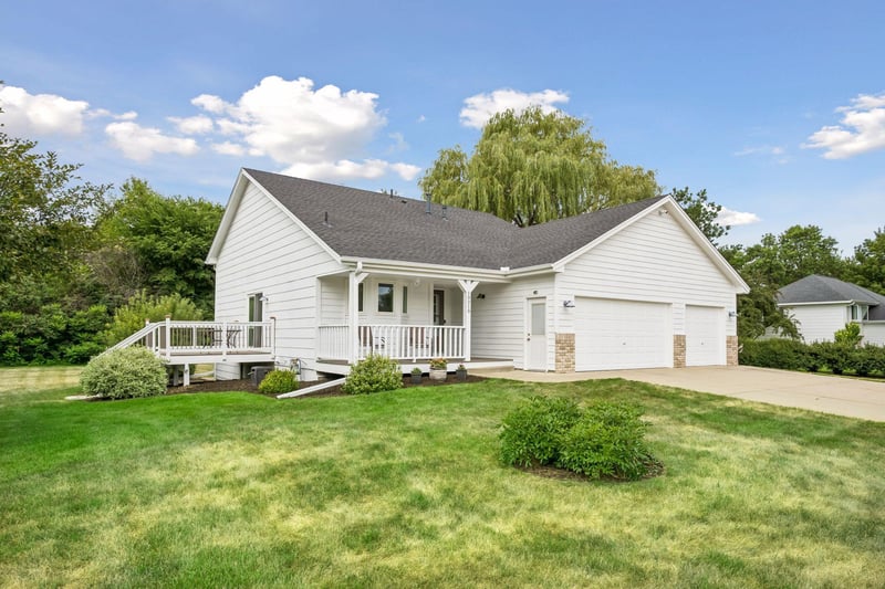 10219 Kahler Ave NE, Monticello, MN 55362
