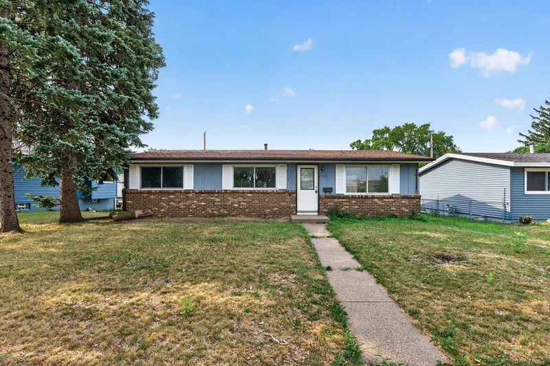 1582 3rd St E, Saint Paul, MN 55106