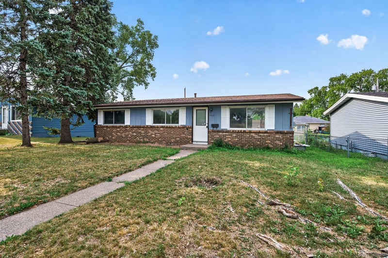 1582 3rd St E, Saint Paul, MN 55106