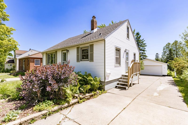 4710 Tioga St, Duluth, MN 55804