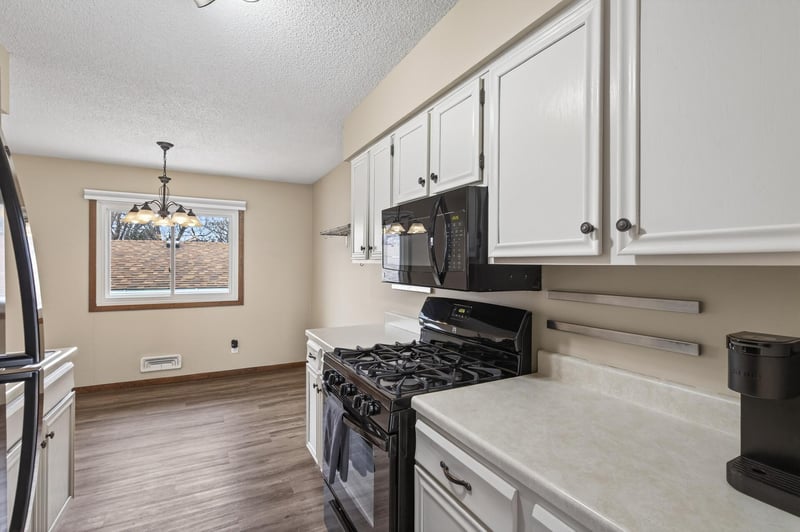 7023 146th Street Ct, Apple Valley, MN 55124