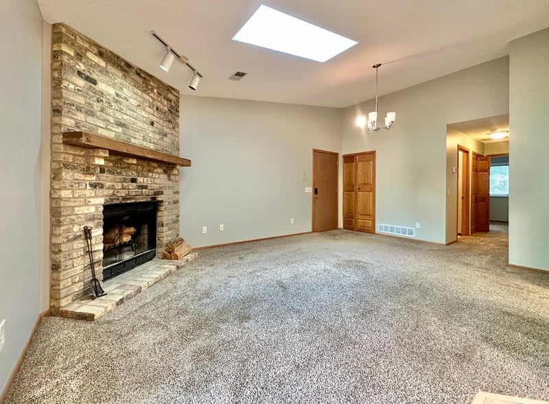 18462 Creeks Bend Dr, Minnetonka, MN 55345