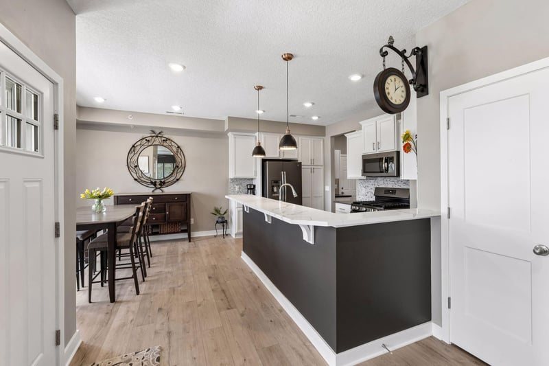 19520 Laurel Ct, Maple Grove, MN 55311