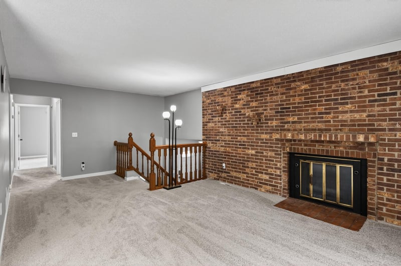 2210 Matterhorn Ln, Saint Paul, MN 55119