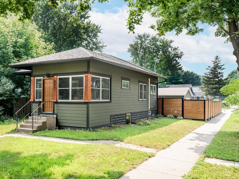 421 Snelling Ave S, Saint Paul, MN 55105