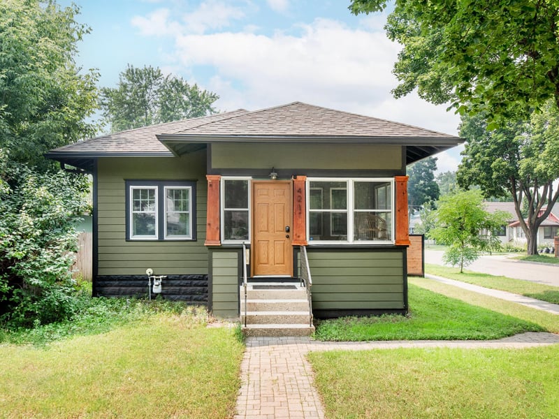 421 Snelling Ave S, Saint Paul, MN 55105