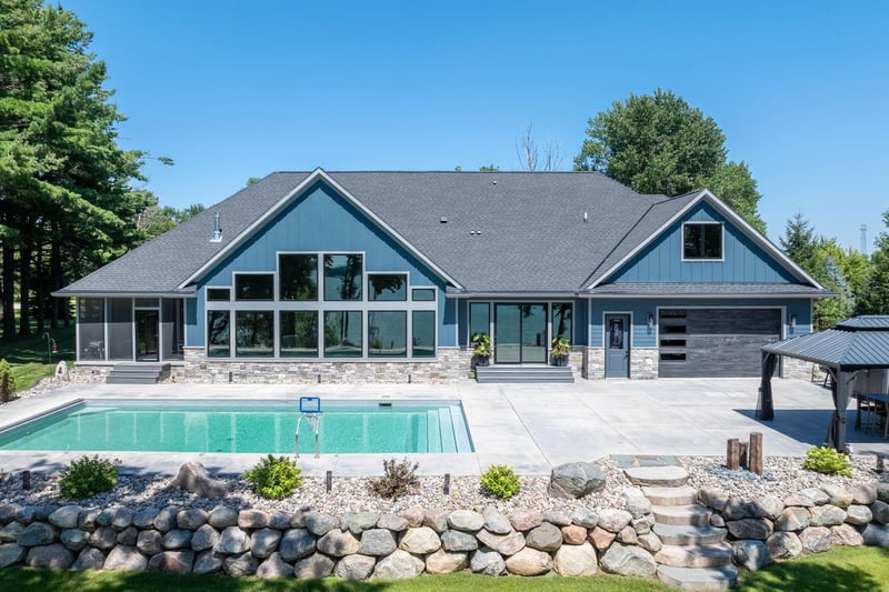 29227 Biehn Dr, Madison Lake, MN 56063