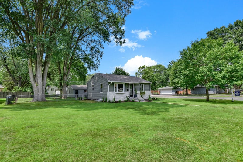 8200 Clinton Ave S, Bloomington, MN 55420