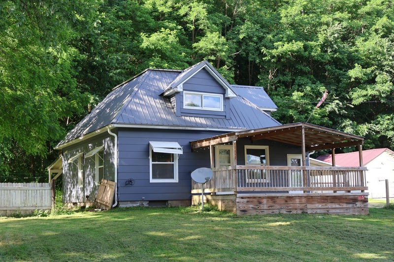 115 4th Ave, Cashton, WI 54619