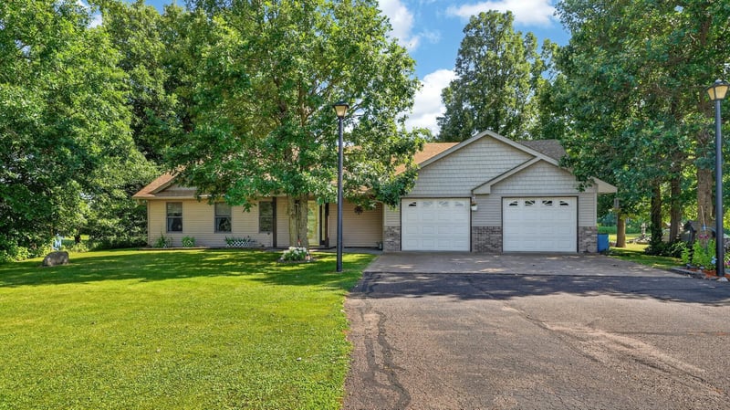 13082 Beroun Crossing Rd, Brook Park, MN 55007