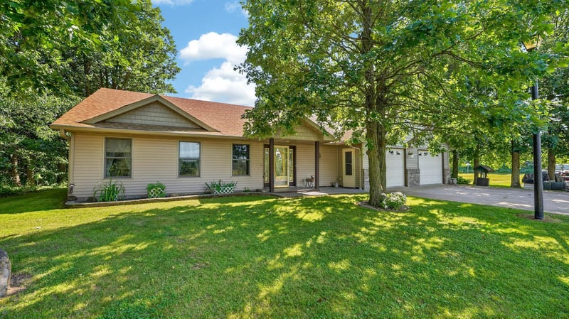 13082 Beroun Crossing Rd, Brook Park, MN 55007