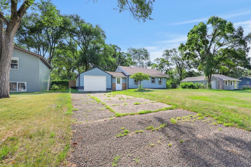 11007 4th St NE, Blaine, MN 55434