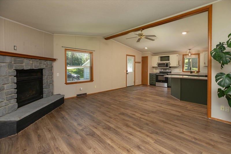 7300 30th St SE, Eyota, MN 55934