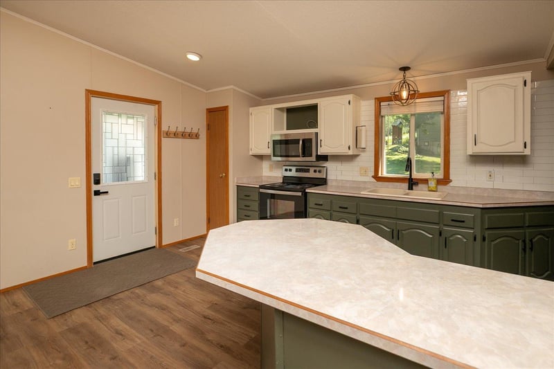 7300 30th St SE, Eyota, MN 55934