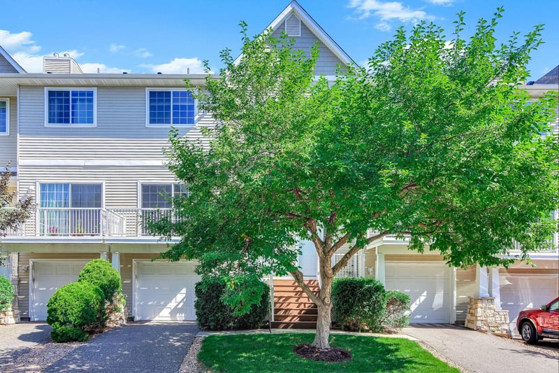 428 Willoughby Way W, Minnetonka, MN 55305