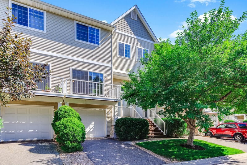 428 Willoughby Way W, Minnetonka, MN 55305